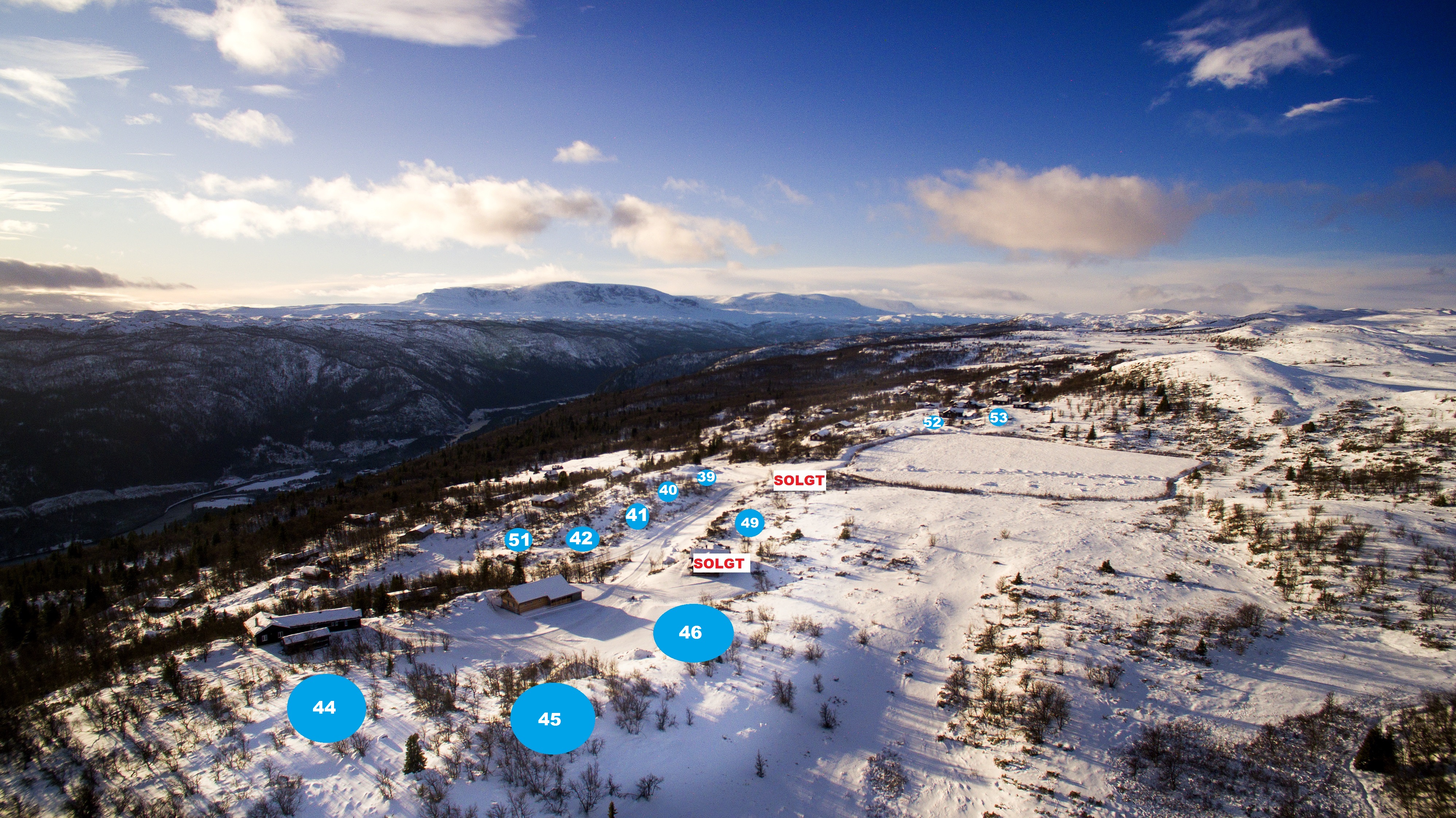 HOLSÅSEN STØLSGREND BLÅTT FELT | 1000 meter over hverdagen | Panoramautsikt og fantastiske solforhold | 